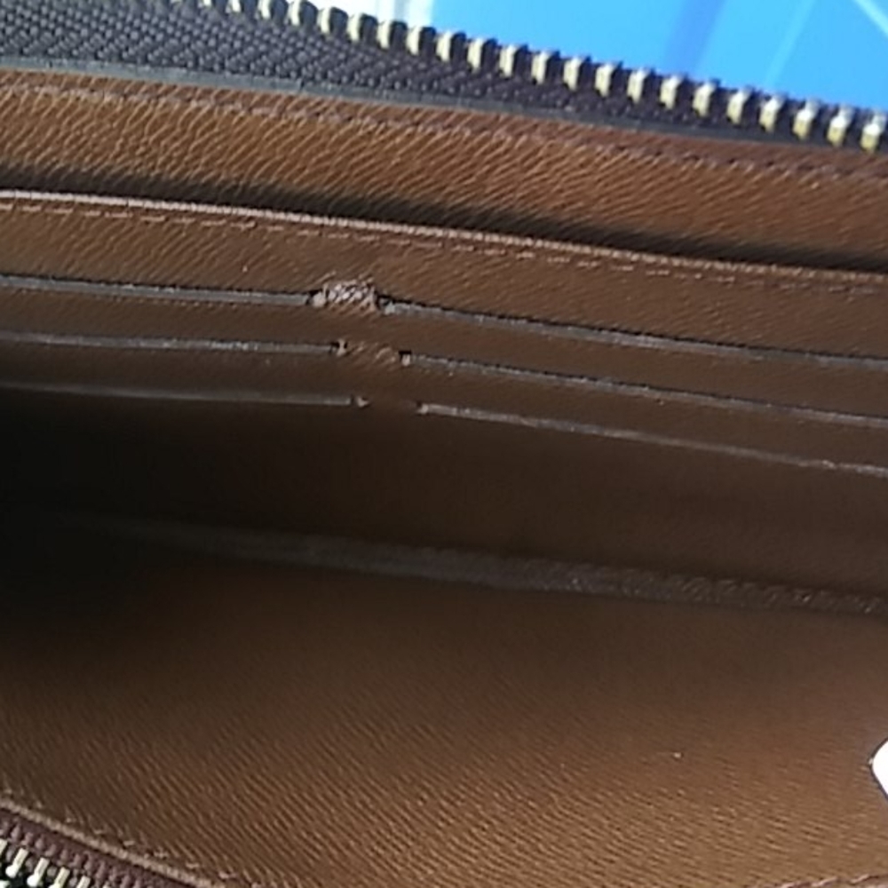 SOLD. 💕Authentic Louis Vuitton Monogram Zippy Wallet - Picture 9 of 16